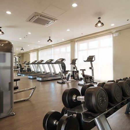 Hotel Reddoorz Premium @ Vista Heights Legarda Manila Esterno foto