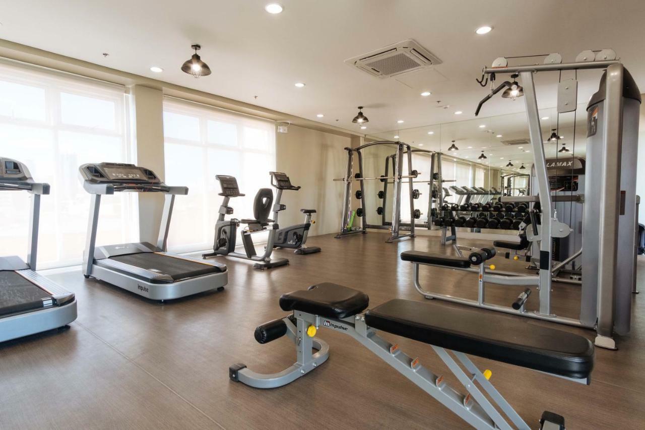 Hotel Reddoorz Premium @ Vista Heights Legarda Manila Esterno foto